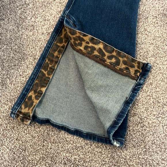 Vervet wide flare animal print jeans -size 25 - Picture 4 of 8
